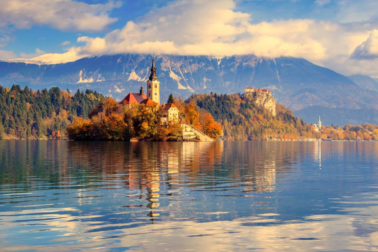 lago bled autunno